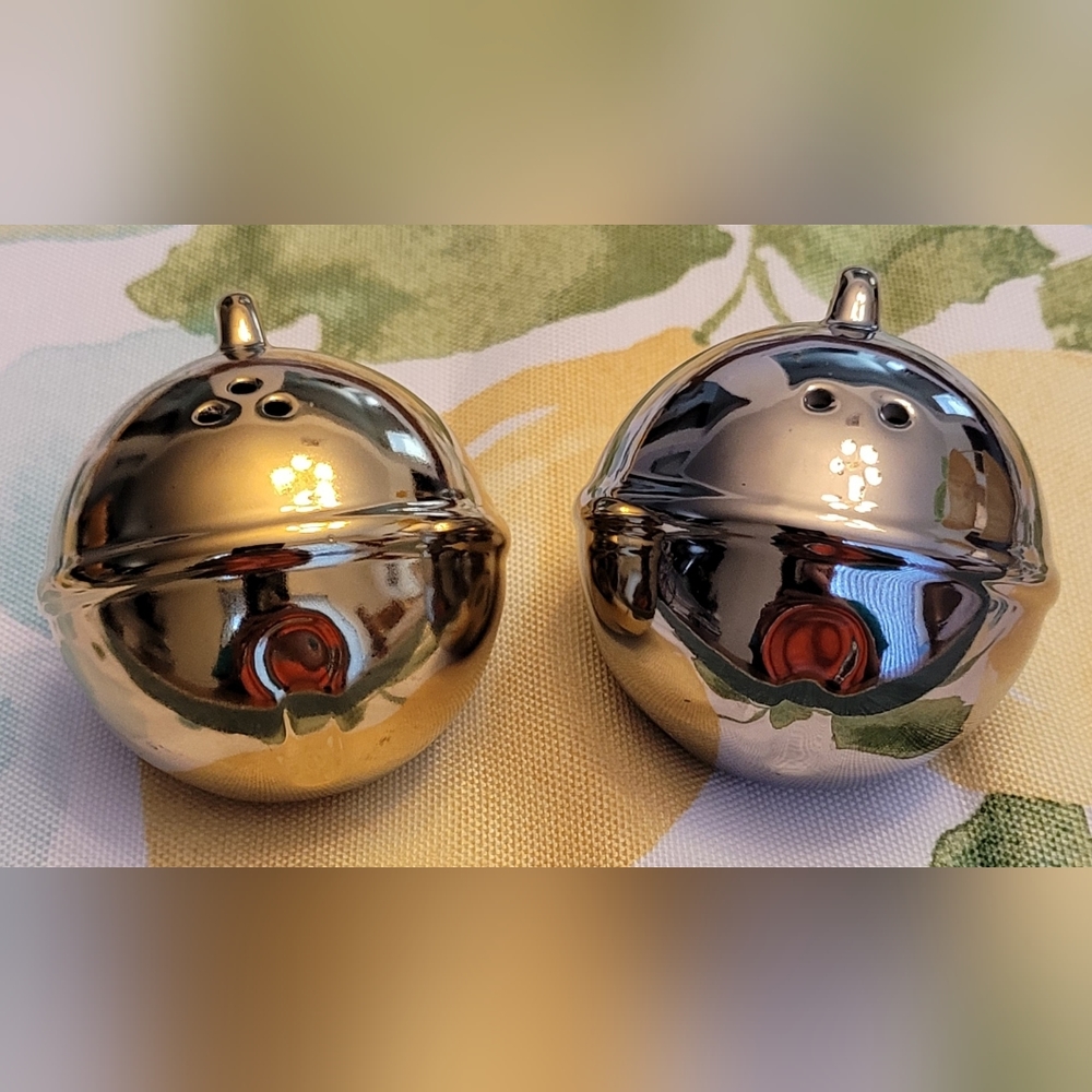 Salt & Pepper Shakers